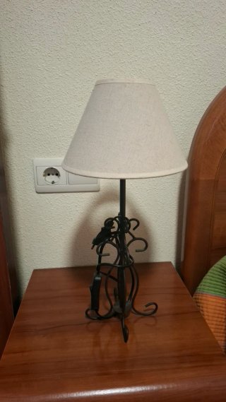 Lámpara de mesilla tela y metal