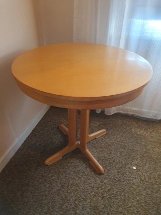 Mesa redonda extensible de madera