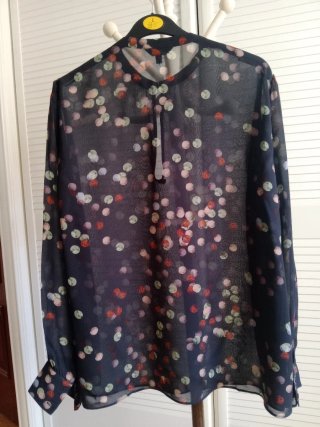 Camisa mujer estampada lunares