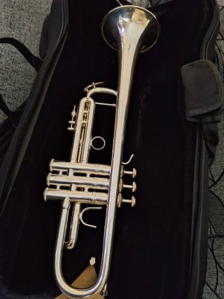 Trompeta Bach Stradivarius 43