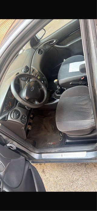 Ford Focus 2000