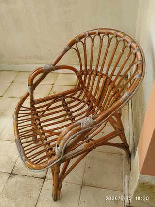 Sillón de bambú y ratán