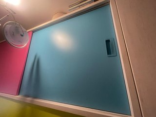 Cama abatible y armarios modulares