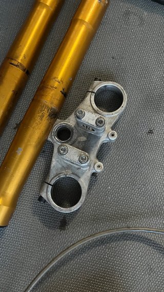 Horquillas invertidas + manillar + pinza de freno