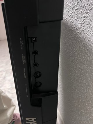 Teclado Yamaha PSR-510 con soporte.