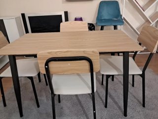 Mesa y 4 Sillas Comedor Madera