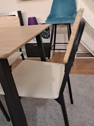 Mesa y 4 Sillas Comedor Madera