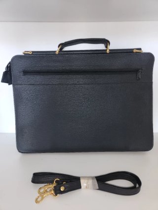 Maletín cartera negro con asa y correa