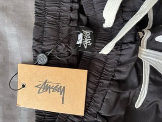 Pantalón corto Stussy Negro y Blanco