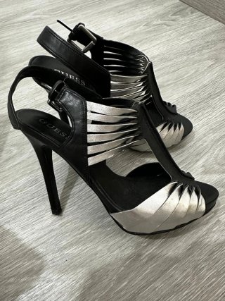 Botines de rejilla negros talla 38