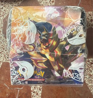 Caja Espada y Escudo Pokémon TCG