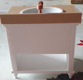 Mueble de baño miniatura con lavabo