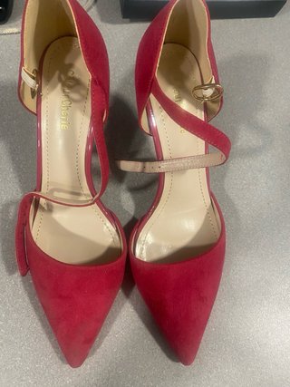 Zapatos de tacón fucsia