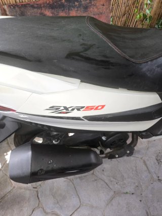 Aprilia SXR 50 Scooter con 8 km