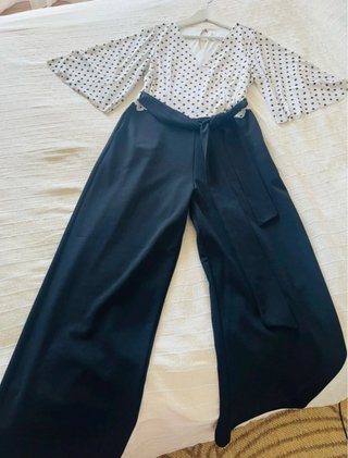 Mono elegante negro y blanco