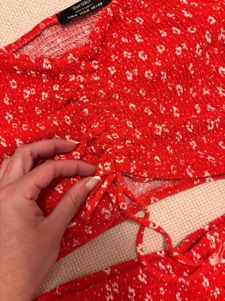 Conjunto top y falda floral rojo