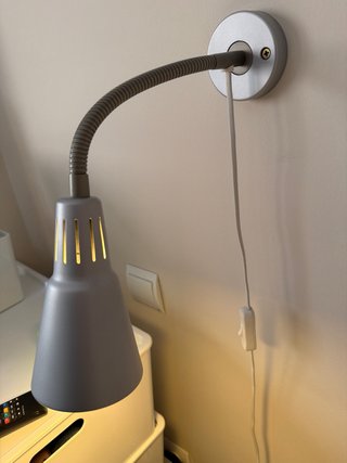 2 Lámparas de Pared Metálicas Plateadas mate.