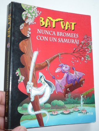 Dos libros de Bat Pat (euskera y castellano)