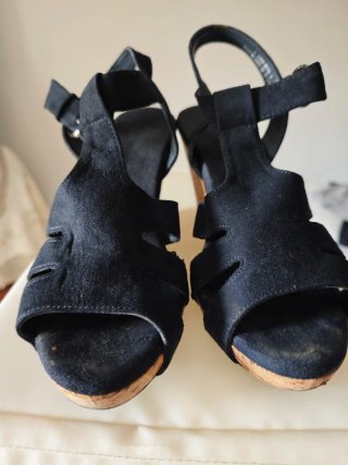 Sandalias negras con plataforma
