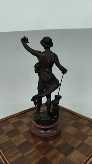 50 x 20 ancho. Figura de bronce artesanal