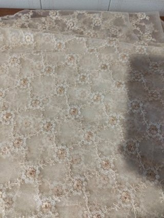 Tessuto pizzo floreale color ecru'