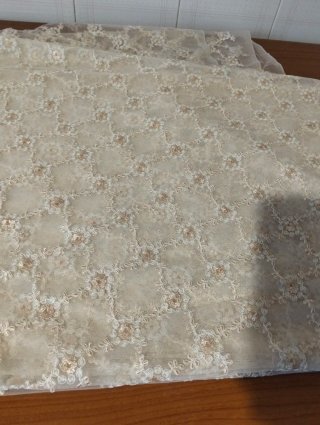 Tessuto pizzo floreale color ecru'