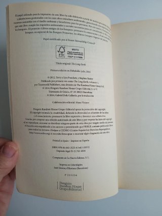 La tierra larga libro de Terry Pratchett