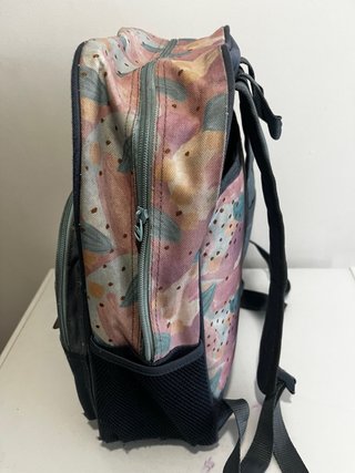 Mochila escolar  y porta alimentos nevera
