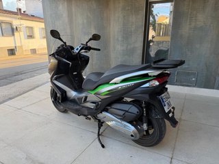 Kawasaki J300