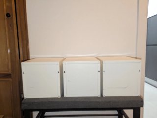 Armadietti cubici metallici bianchi