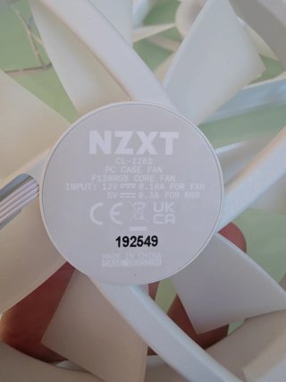 3 Ventiladores NZXT F120 RGB, Adaptador ARGB 3 pin