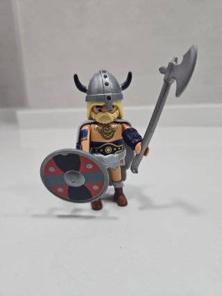 Playmobil Vikingo con Hacha y Escudo