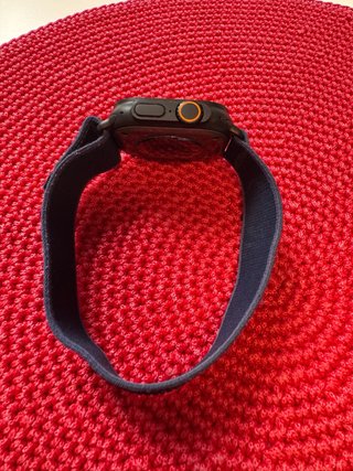 Apple Watch Ultra con dos correas originales