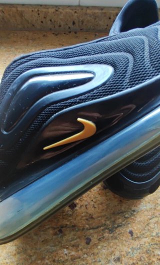 Zapatillas Nike Air Max 720 Hombre Negras Doradas