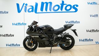 Yamaha R7 2024 Negra
