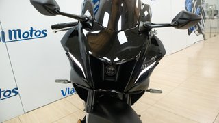Yamaha R7 2024 Negra