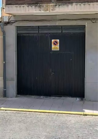 Puerta de garaje negra