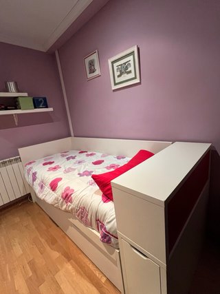 Habitación de IKEA en buen estado.
