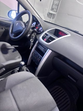 Peugeot 207 2012