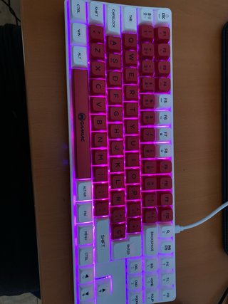 Teclado Gaming Gamiac con forma de corazon