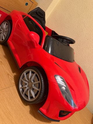Coche eléctrico infantil rojo