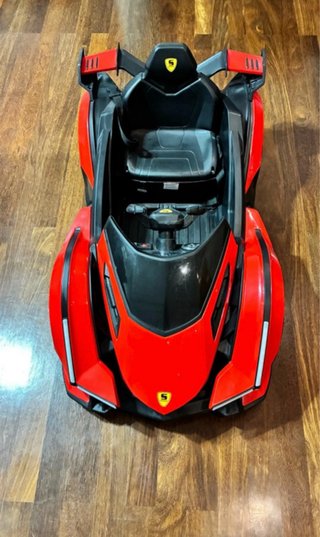 Coche eléctrico infantil deportivo
