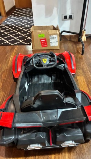 Coche eléctrico infantil deportivo