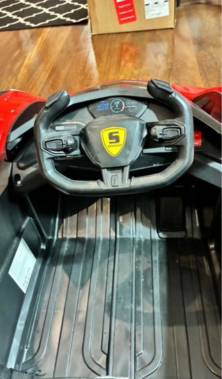 Coche eléctrico infantil deportivo