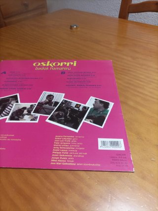 Vinilo Oskorri - Badok Hamairu (1992)