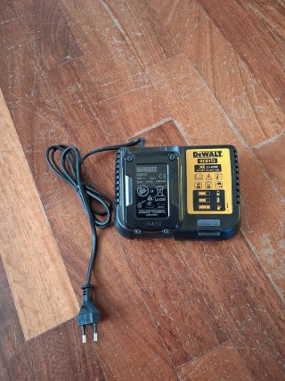 Caricabatterie DeWalt e Batteria DeWalt 10.8V 2 ah