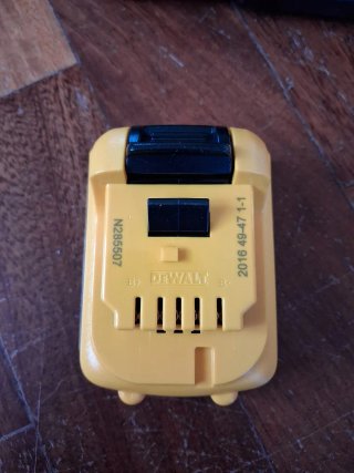 Caricabatterie DeWalt e Batteria DeWalt 10.8V 2 ah