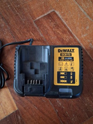 Caricabatterie DeWalt e Batteria DeWalt 10.8V 2 ah
