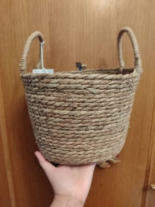 Cesta mimbre decorada flores