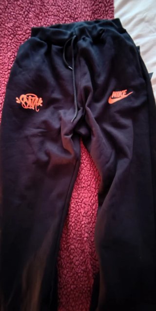 Chándal Nike gris y negro con capucha
